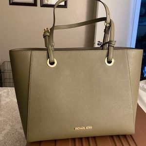 MICHAEL KORS OLIVE GREEN PURSE